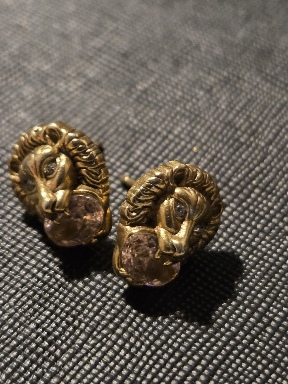 Gucci Gold-Tone Logo Earring With An Open Mouth Semi Precious Pink Stone Crystal - Picture 6 of 16